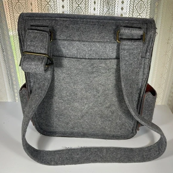 SCOUT Felt Crossbody diaper Bag Buckle Flap Grey Orange Interior changing pad - Picture 11 of 13